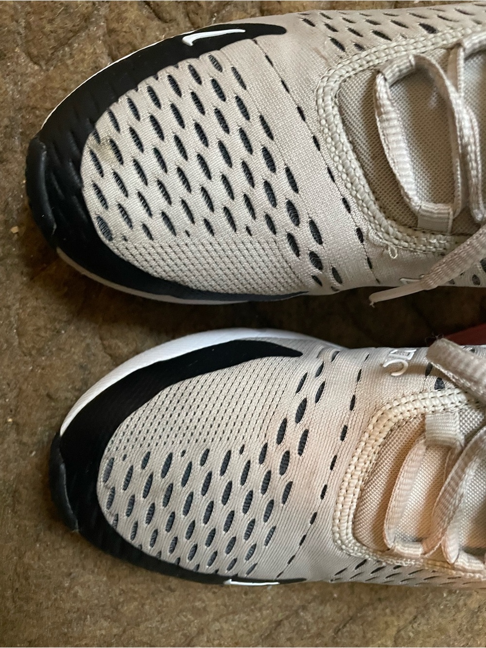 Nike Air Max 270 Sneakers in Light Bone Hot Punch - Picture 5 of 9